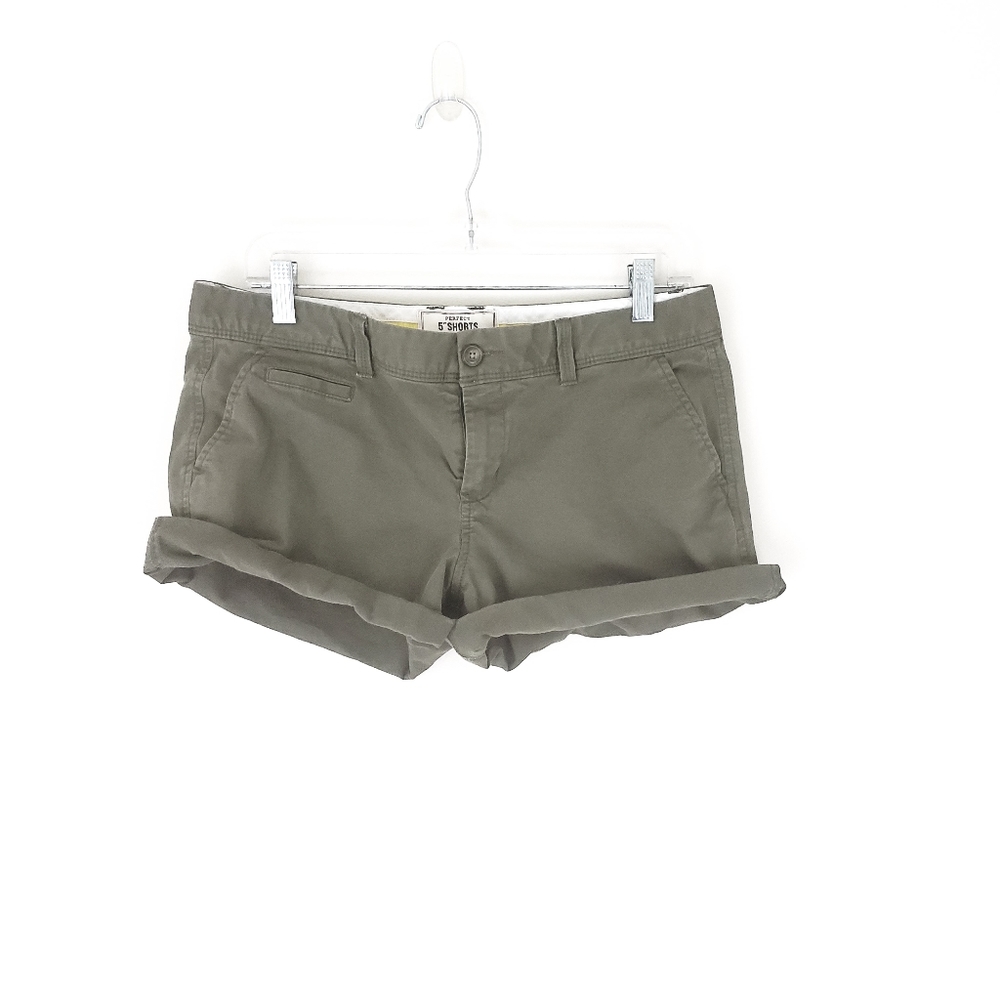 Old Navy Olive Green Shorts Chino Size 10 5" Cuffed Khaki Shorts - Picture 2 of 7